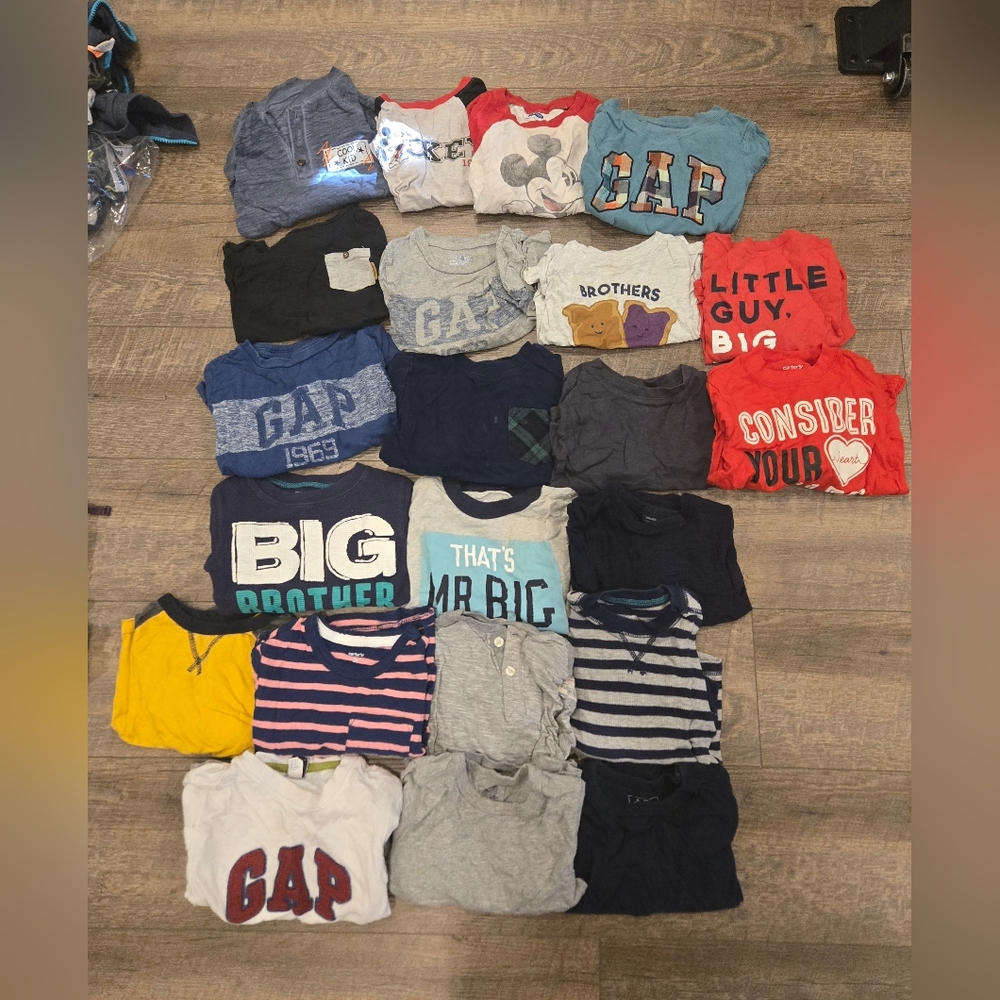 GAP Kids Graphic Tee - Navy and Gray